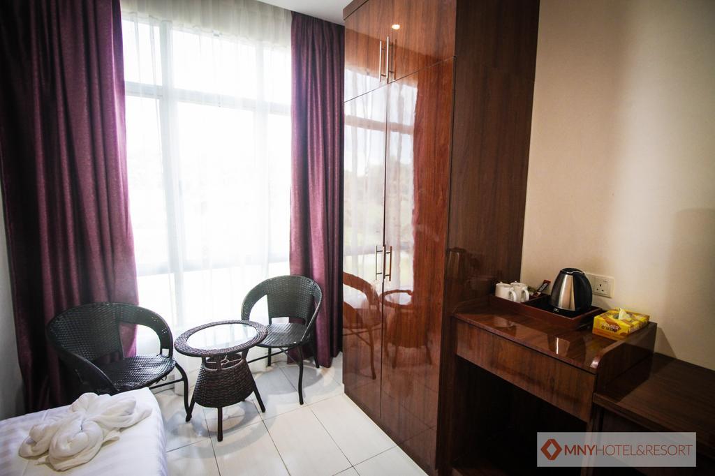 Mny Hotel & Resort Kampung Teluk Nipah Exterior photo