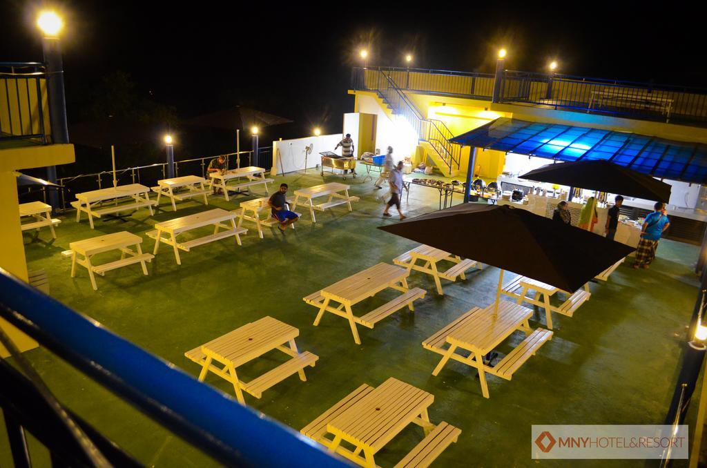 Mny Hotel & Resort Kampung Teluk Nipah Exterior photo
