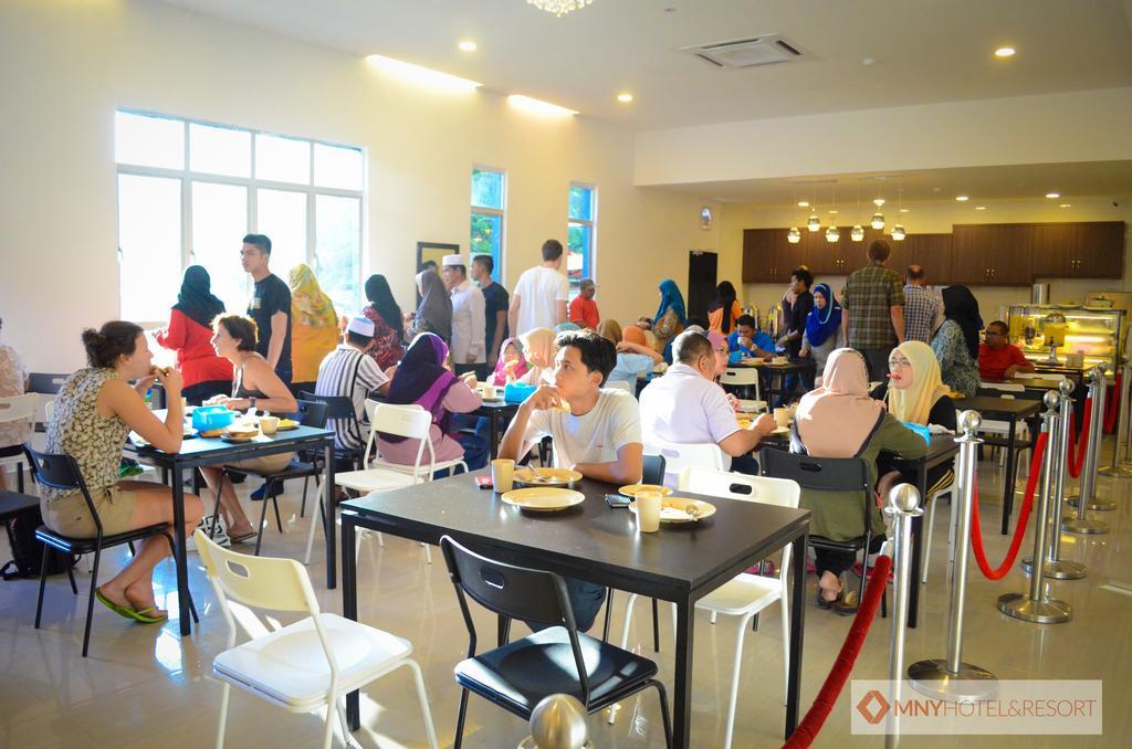Mny Hotel & Resort Kampung Teluk Nipah Exterior photo