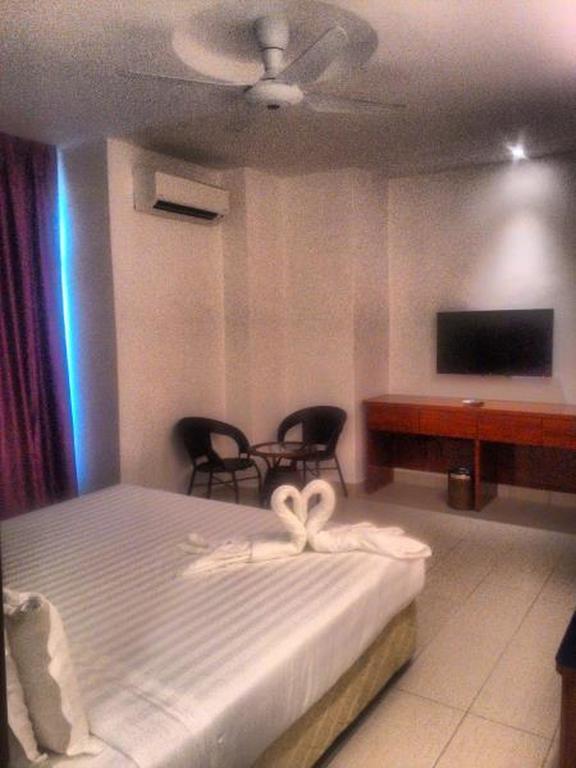 Mny Hotel & Resort Kampung Teluk Nipah Exterior photo