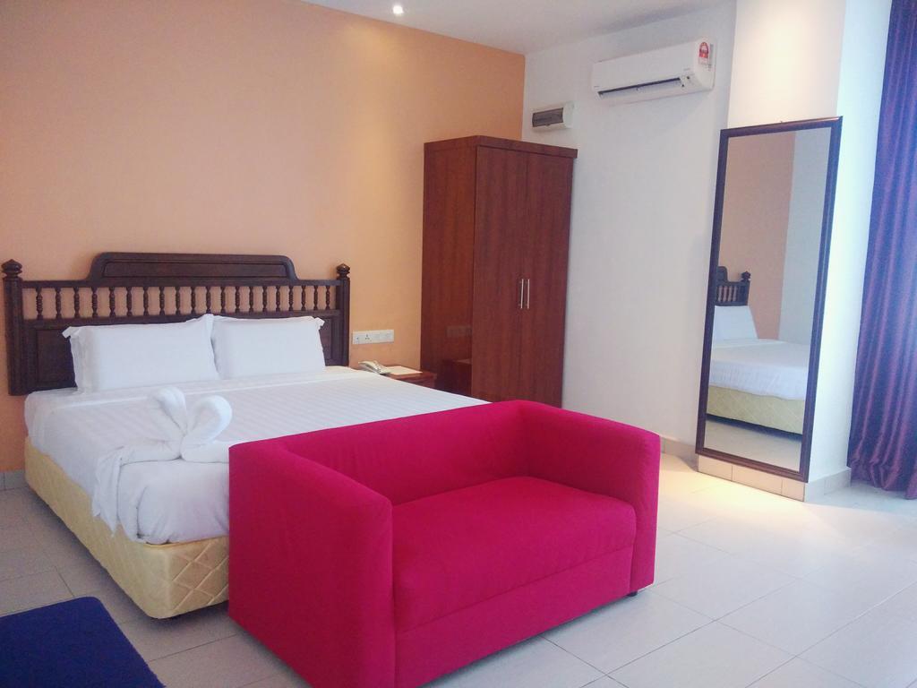 Mny Hotel & Resort Kampung Teluk Nipah Exterior photo